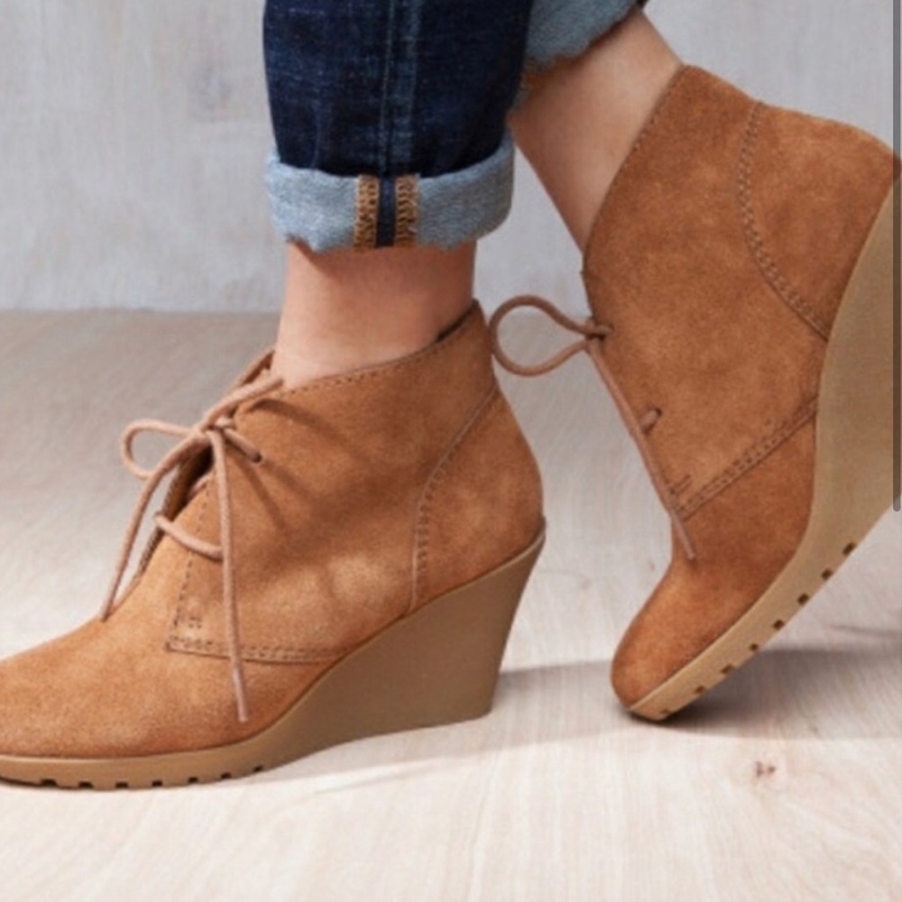 White Mountain brown suede wedge lace up bootie